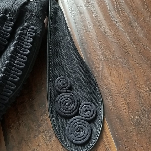 Lockheart Shoulder Bag - Picture 4 of 14